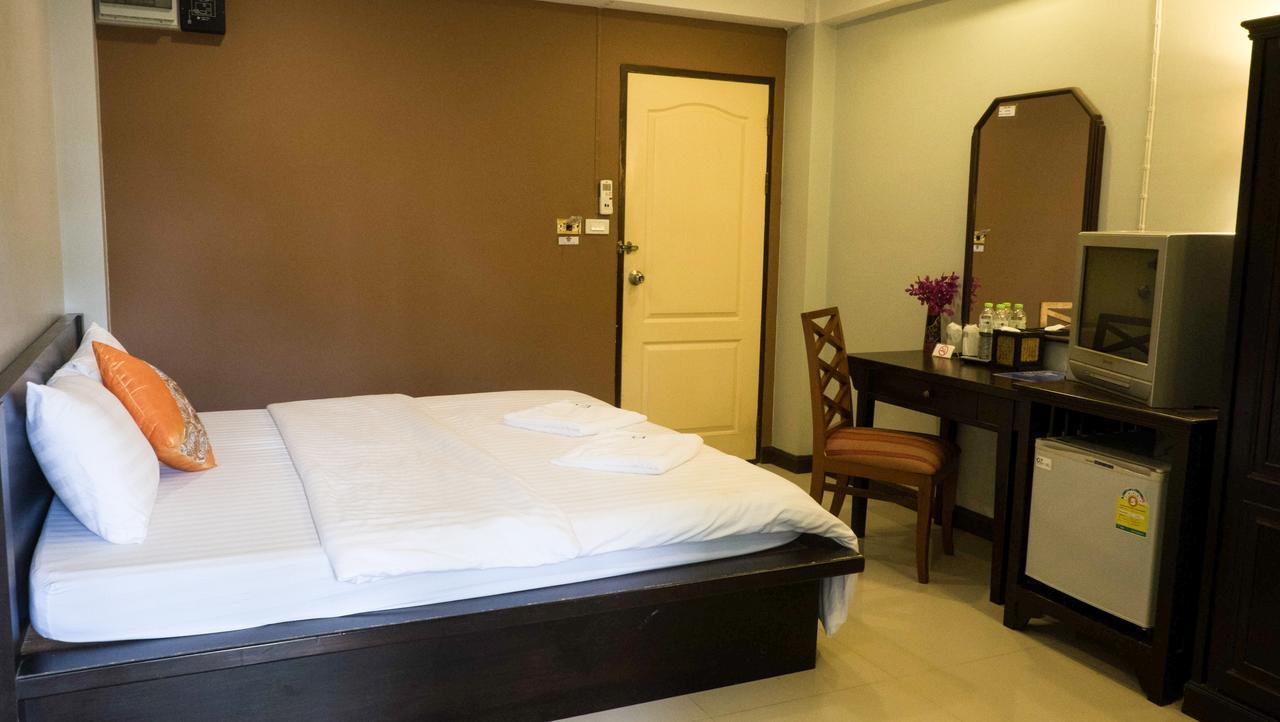 Palm Ville Pass Up Mansion Chonburi Exterior foto